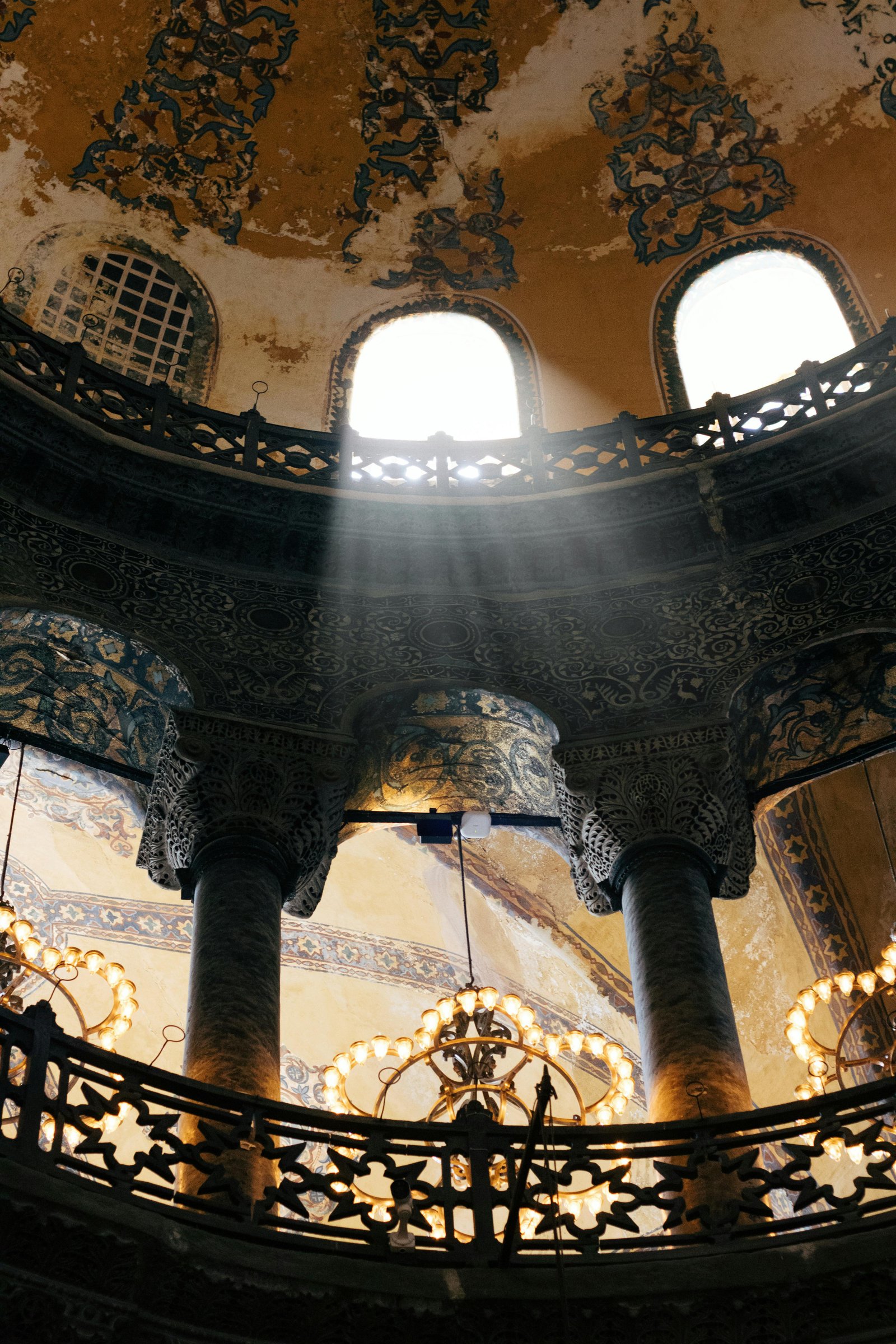 Installation de panneaux solaires sur une maison rénovée